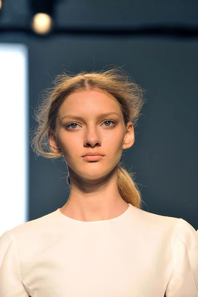 Look 1